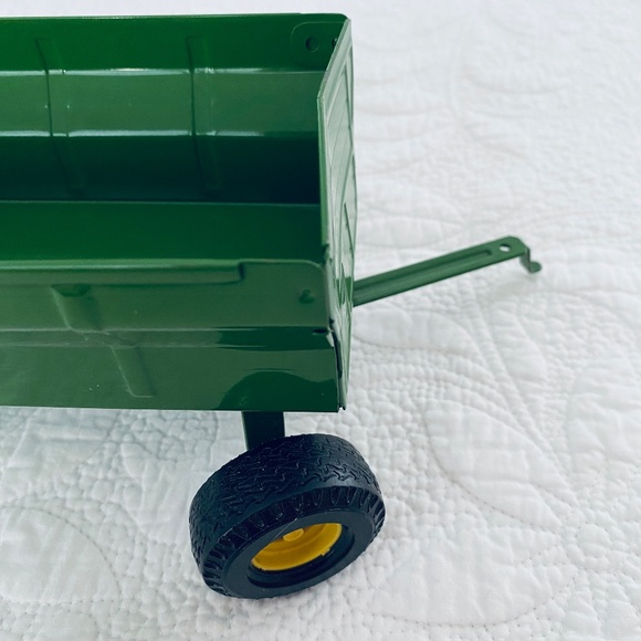 John Deere Flarebox Wagon - Picture 6 of 6